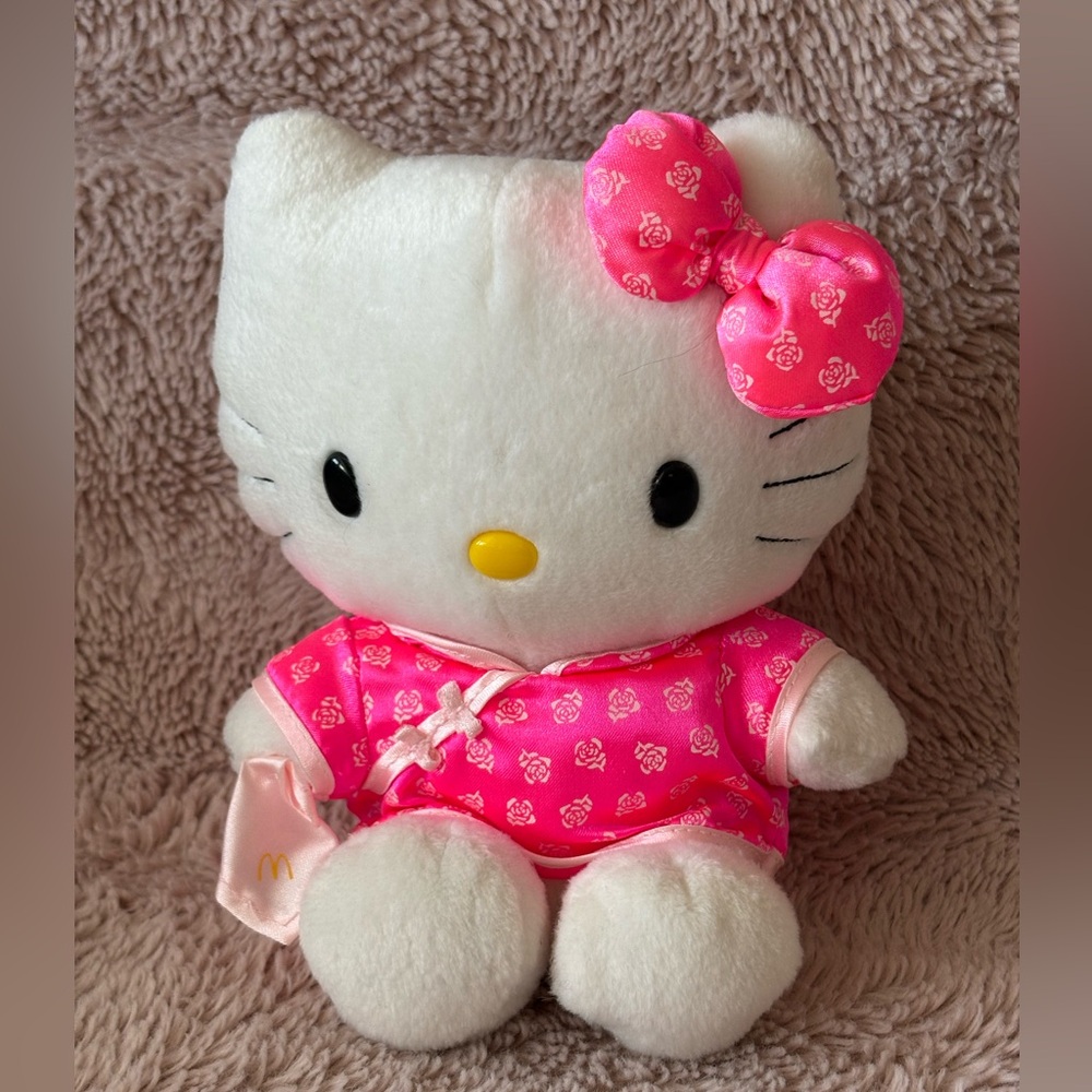 VTG 1999 Hello​ Kitty McDonald's​ Toy pink Chinese outfit & Bow Plush Doll 6.5”